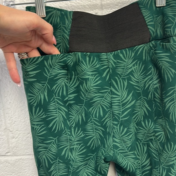 Betabrand Green Patterned Women's Pants - Picture 6 of 7